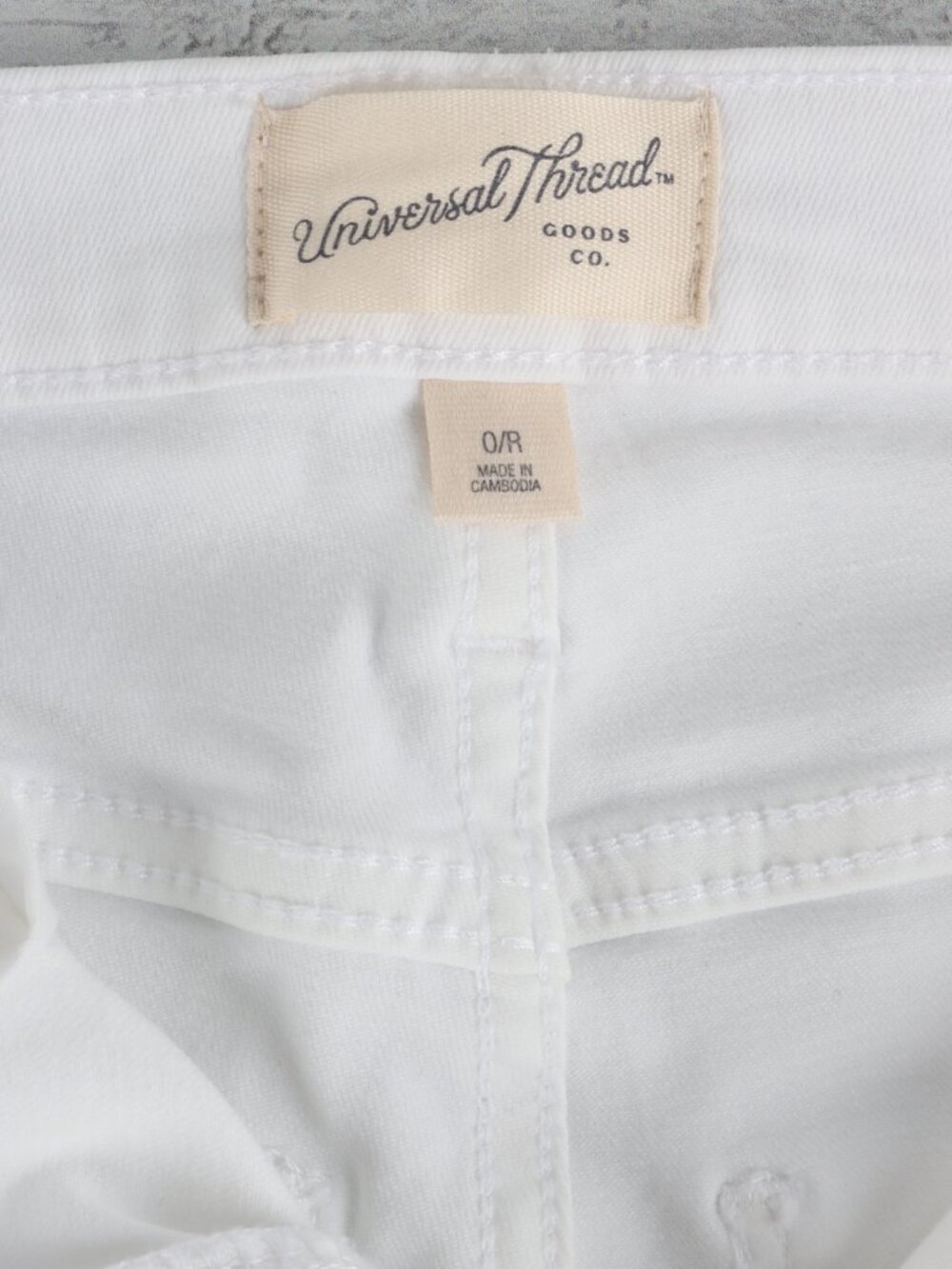 Universal Threads White Stretch Jeans Women's Size O/R - Picture 3 of 5